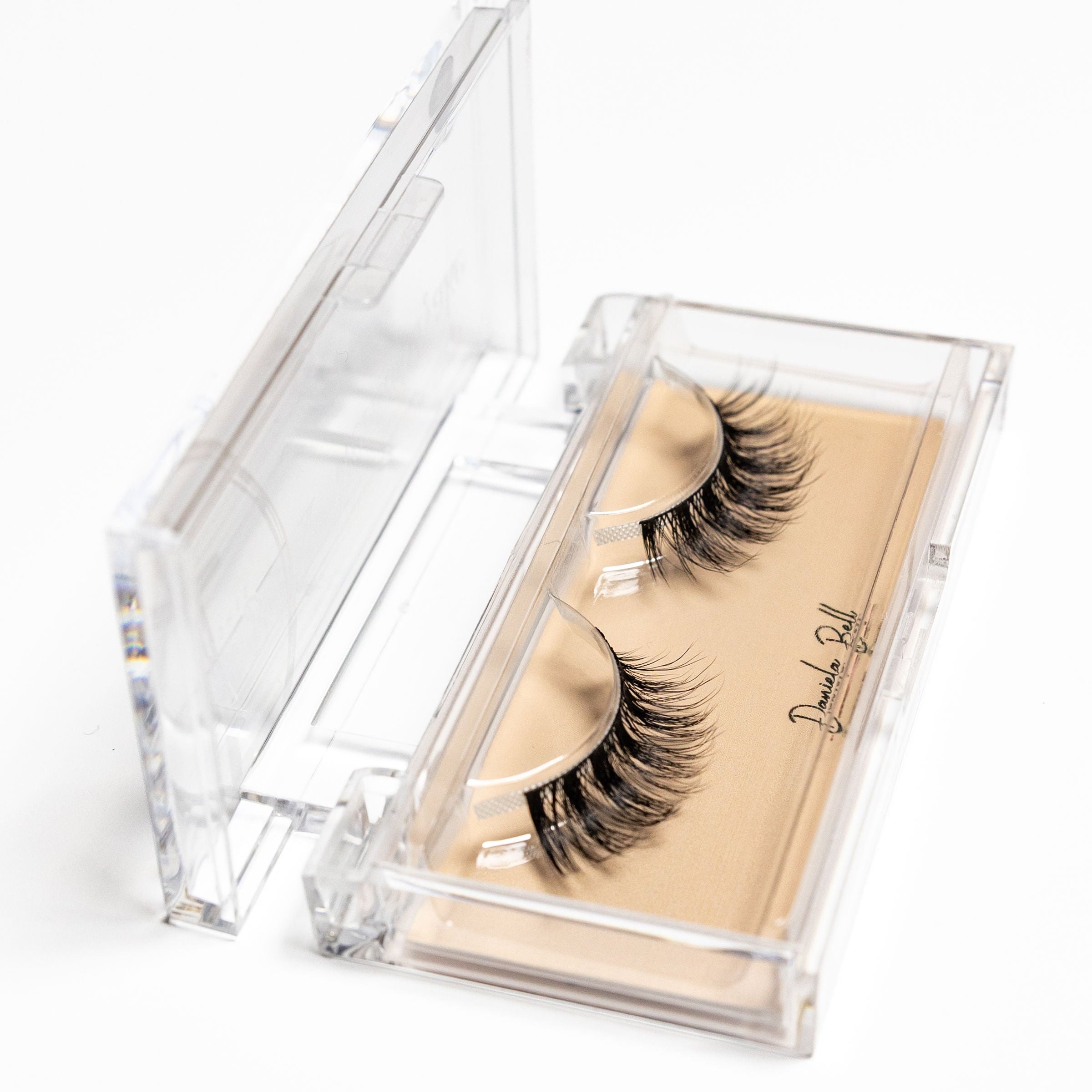 Wendi by Daniela Bell Lashes x Wendi Miyake