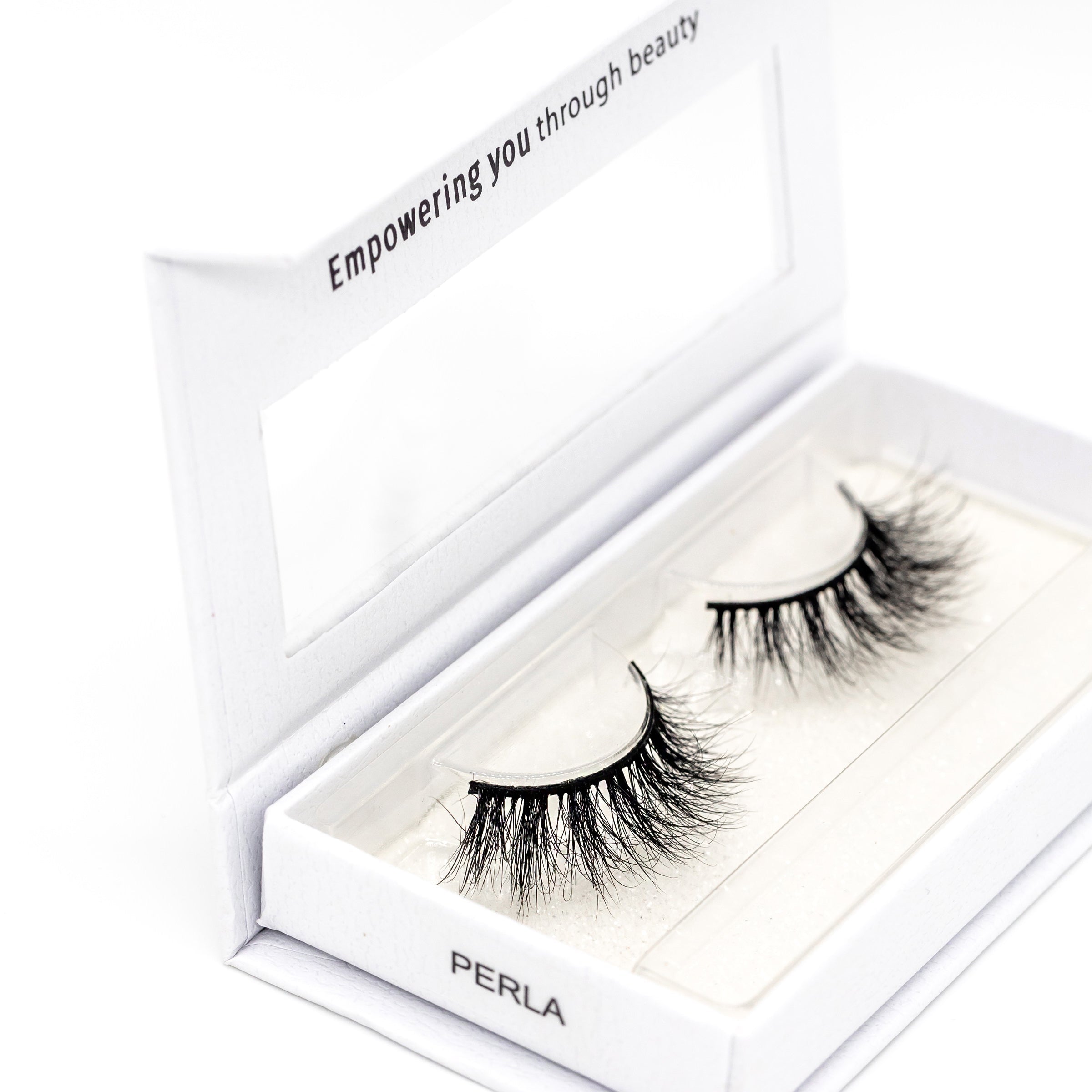 Perla Lash Style